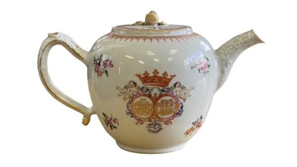 18TH CENTURY CHINESE EXPORT TEAPOT - Helen Storey Antiques