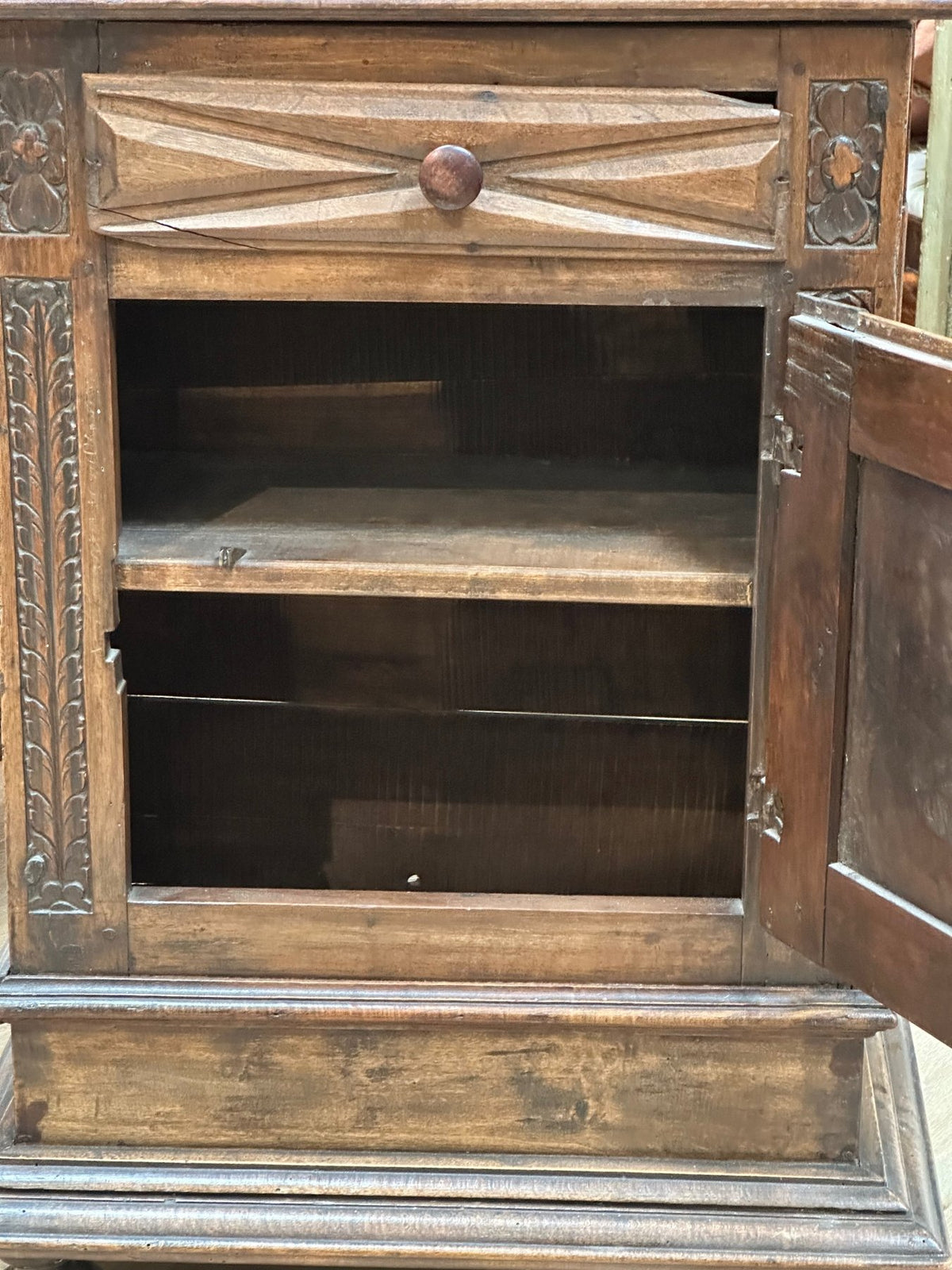 18th Century Early Tuscan Walnut Cabinet - Helen Storey Antiques