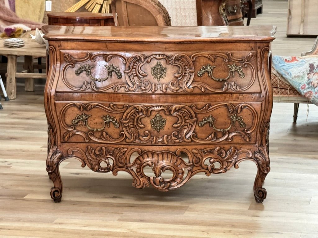 18th Century French Walnut Commode Louise XV - Helen Storey Antiques