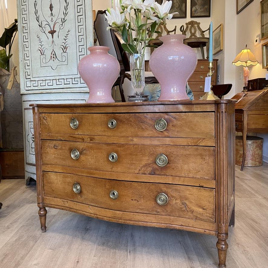 18TH CENTURY ITALIAN SERPENTINE FRUITWOOD COMMODE - Helen Storey Antiques