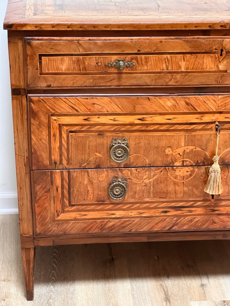 18th Century Northern Italian Neoclassical Chest of Drawers - Helen Storey Antiques