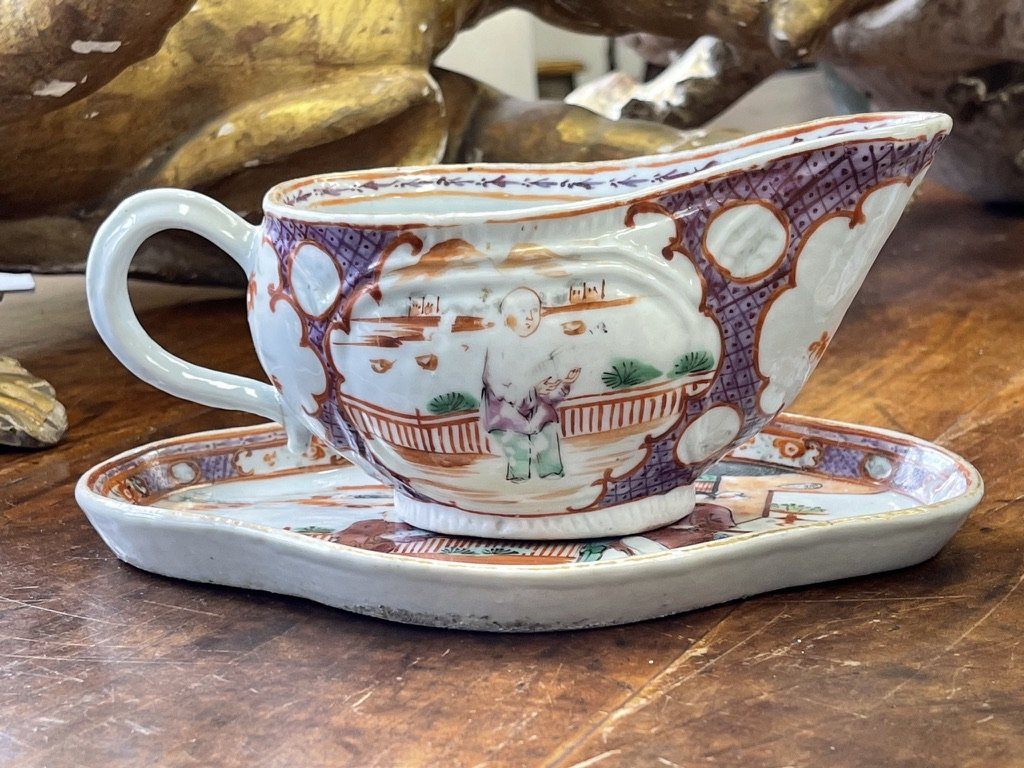 CHINESE EXPORT ROSE MANDARINE PORCELAIN GRAVY BOAT AND UNDERPLATE - Helen Storey Antiques