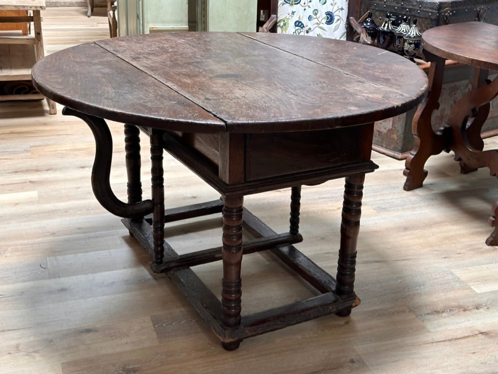 Early Italian Walnut drop leaf table, 18th Century - Helen Storey Antiques