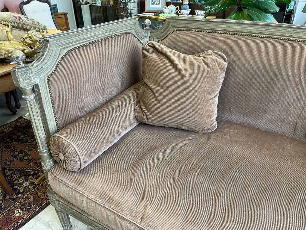 FRENCH PROVINCIAL DAYBED - Helen Storey Antiques