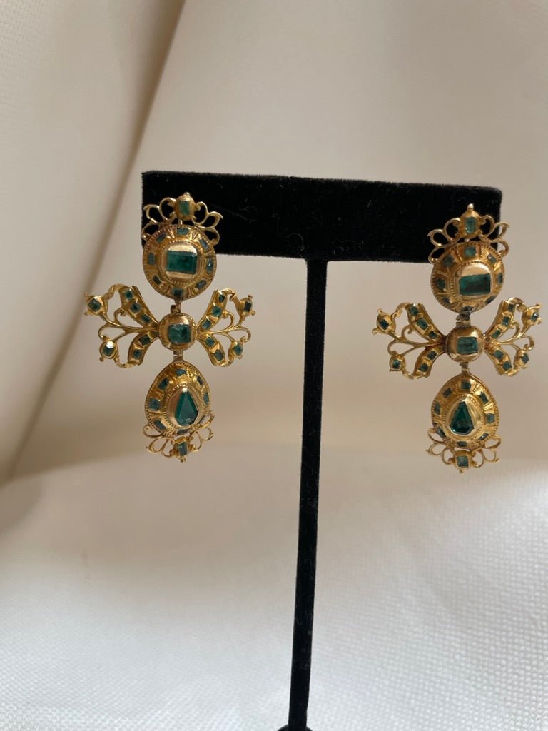 Iberian Emerald and 18 k. Gold drop Earrings, 18th Century - Helen Storey Antiques