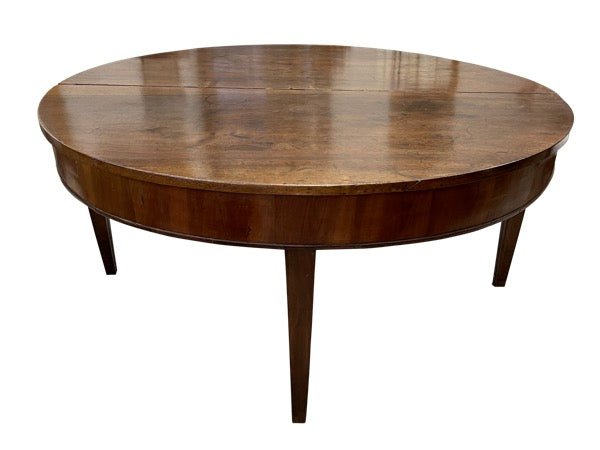 Large 18th Century Italian Walnut Round Table