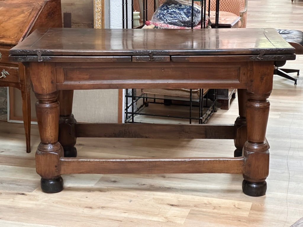 Late 16th - early 17th Century French Walnut Extending Table - Helen Storey Antiques