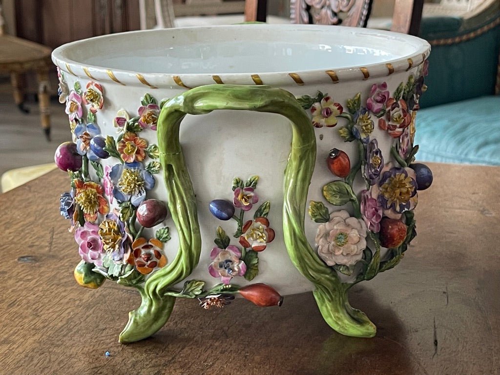 MEISSEN FRUIT &amp; FLOWER ENCRUSTED CACHEPOT C. 1880 - Helen Storey Antiques