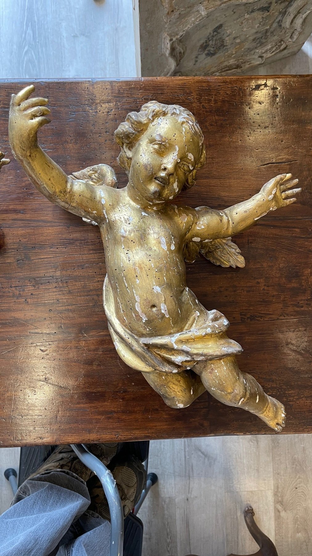 PAIR OF ITALIAN BAROQUE CARVED PUTTI, 18TH CENTURY - Helen Storey Antiques