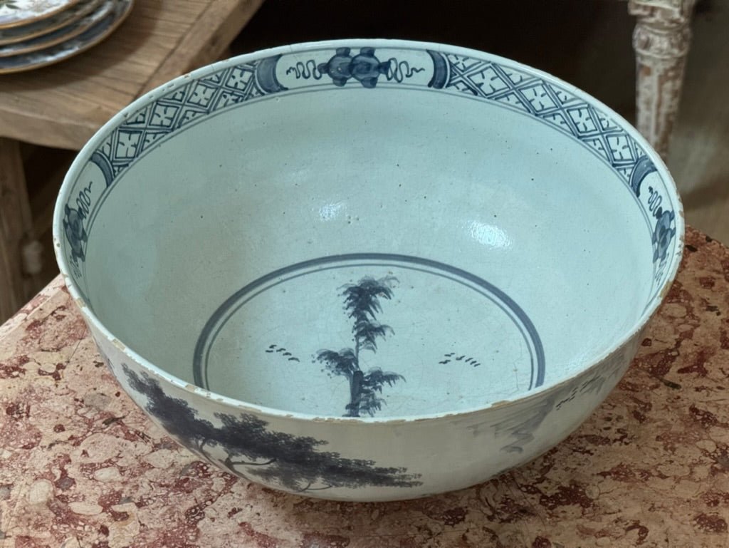 Rare English Delft bowl, London, c. 1770, Blue and white - Helen Storey Antiques