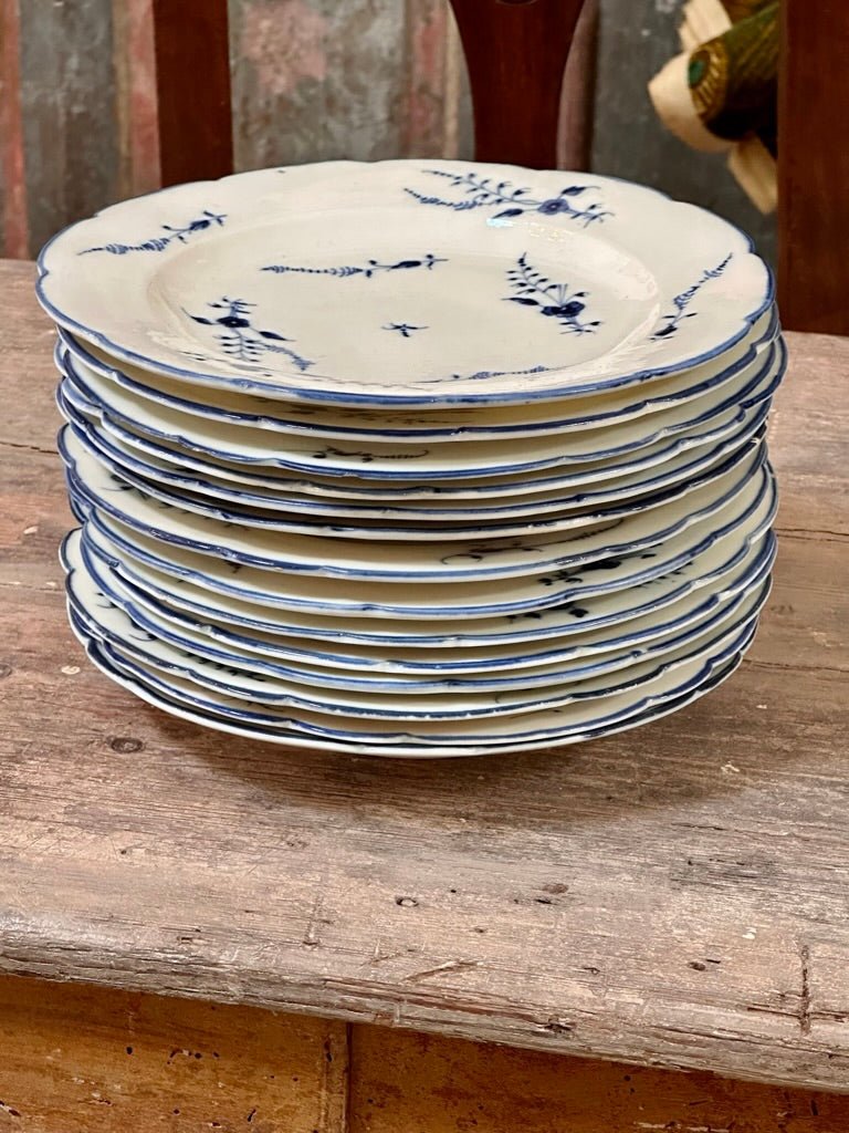 Set of 14 French 18th Century Porcelain Chantilly Blue Spring Plates - Helen Storey Antiques