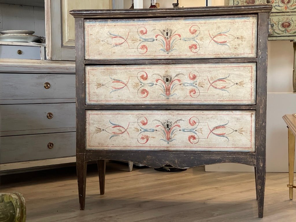 Swedish Chest of Drawers, early 19th Century, Charming Original paint - Helen Storey Antiques