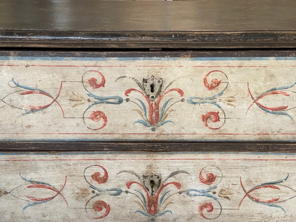 Swedish Chest of Drawers, early 19th Century, Charming Original paint - Helen Storey Antiques